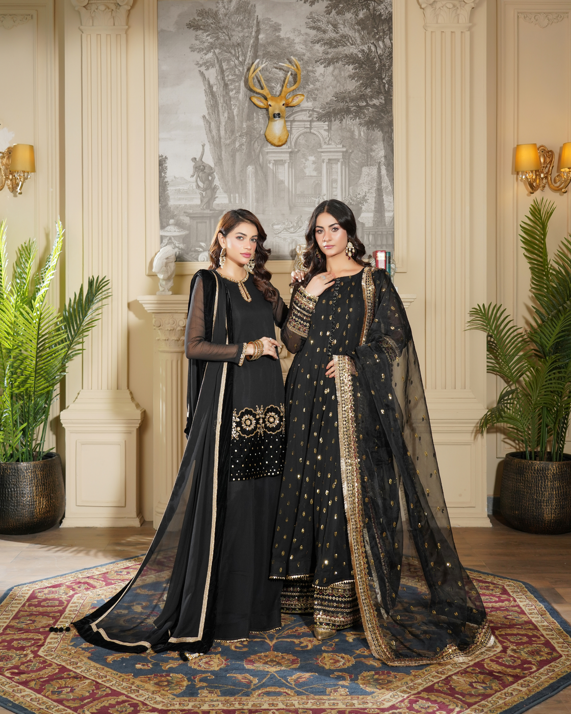 Regal Black with Golden Grace - Eemans Collection